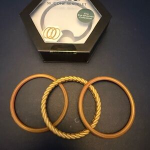 Qalo Gold Silicone Ring and Bracelet Set